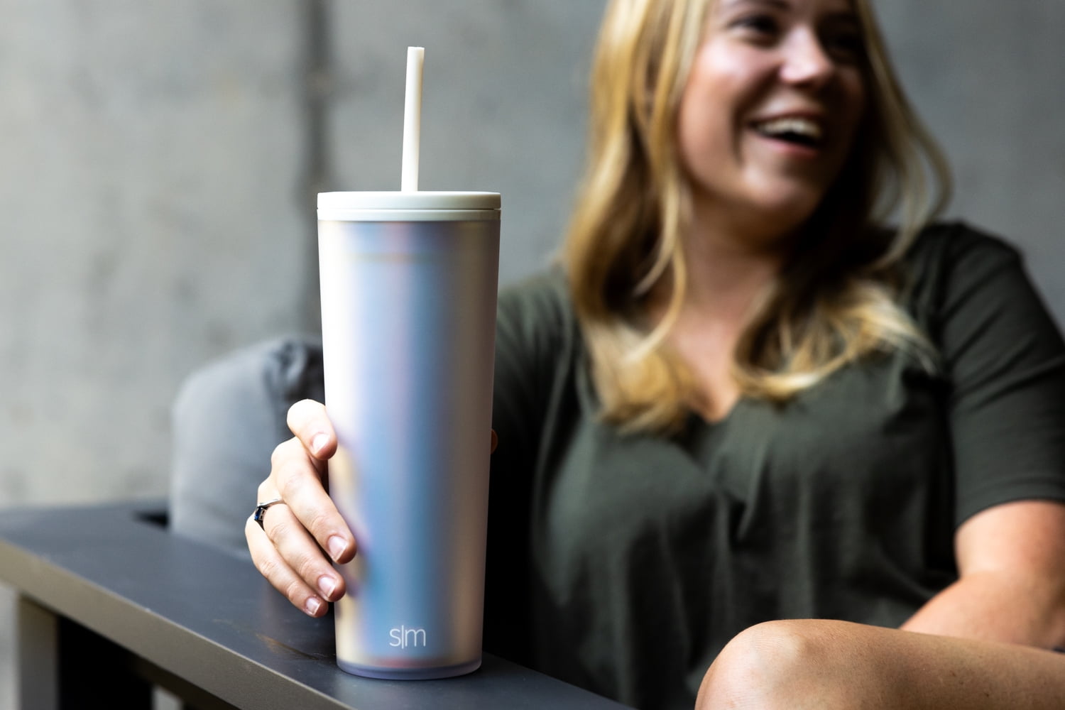 Simple Modern 24 fl oz Double Wall Plastic Classic Tumbler with Straw|Opalescent | JVIS
