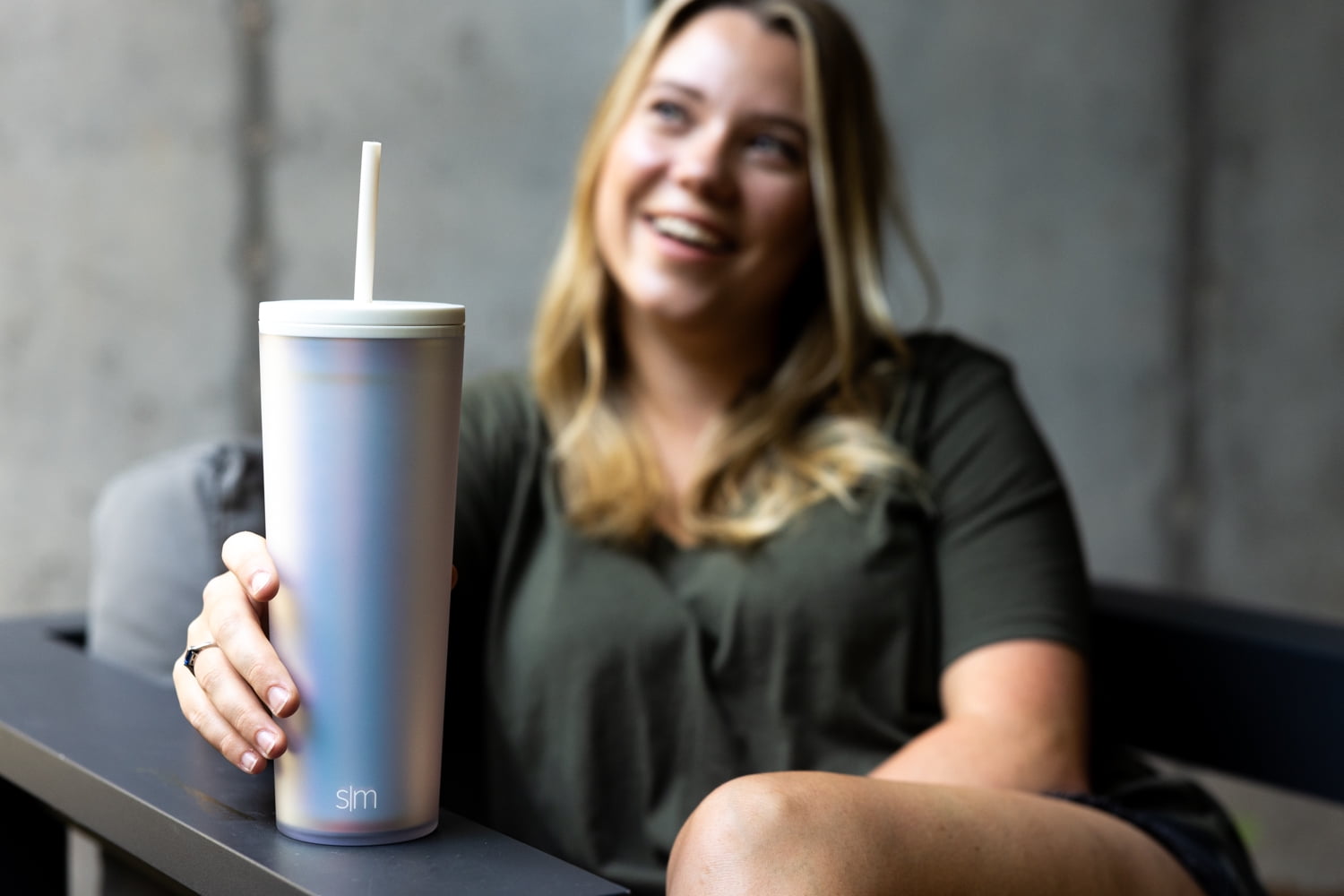 Simple Modern 24 fl oz Double Wall Plastic Classic Tumbler with Straw|Opalescent | JVIS