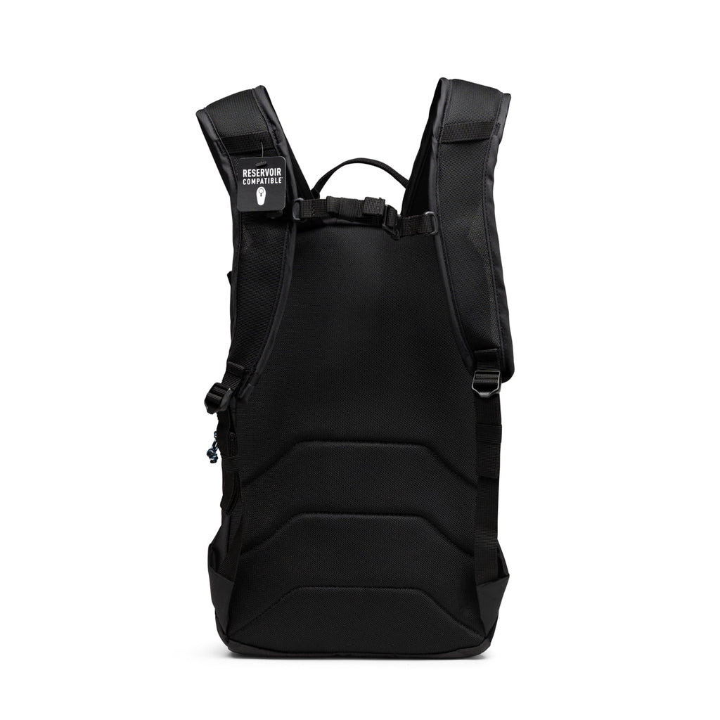 CamelBak Arête™ 14 Hydration Pack 50oz, Black | 7CK4