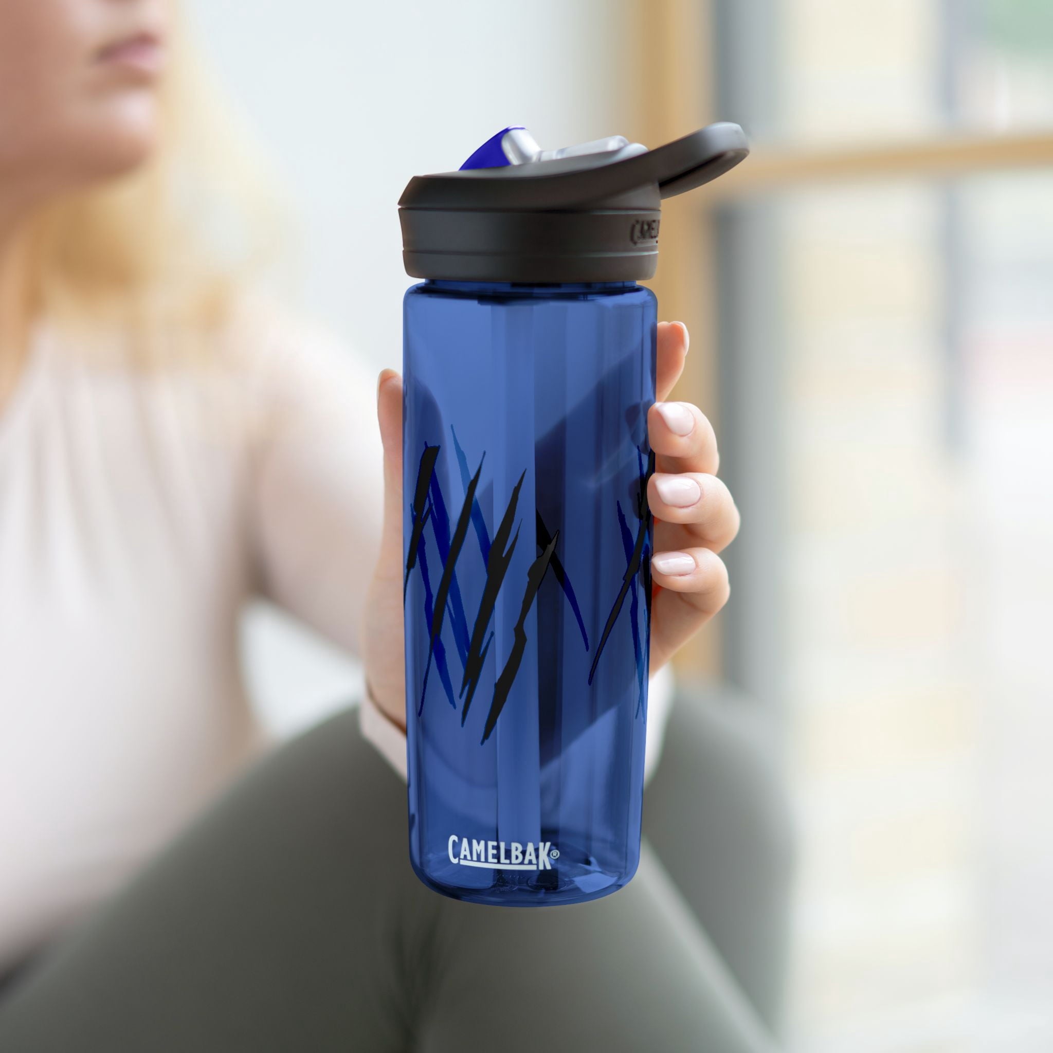 Effete Feline Claw Marks Scratch CamelBak Eddy®  Water Bottle, 20oz\25oz | ZMNY