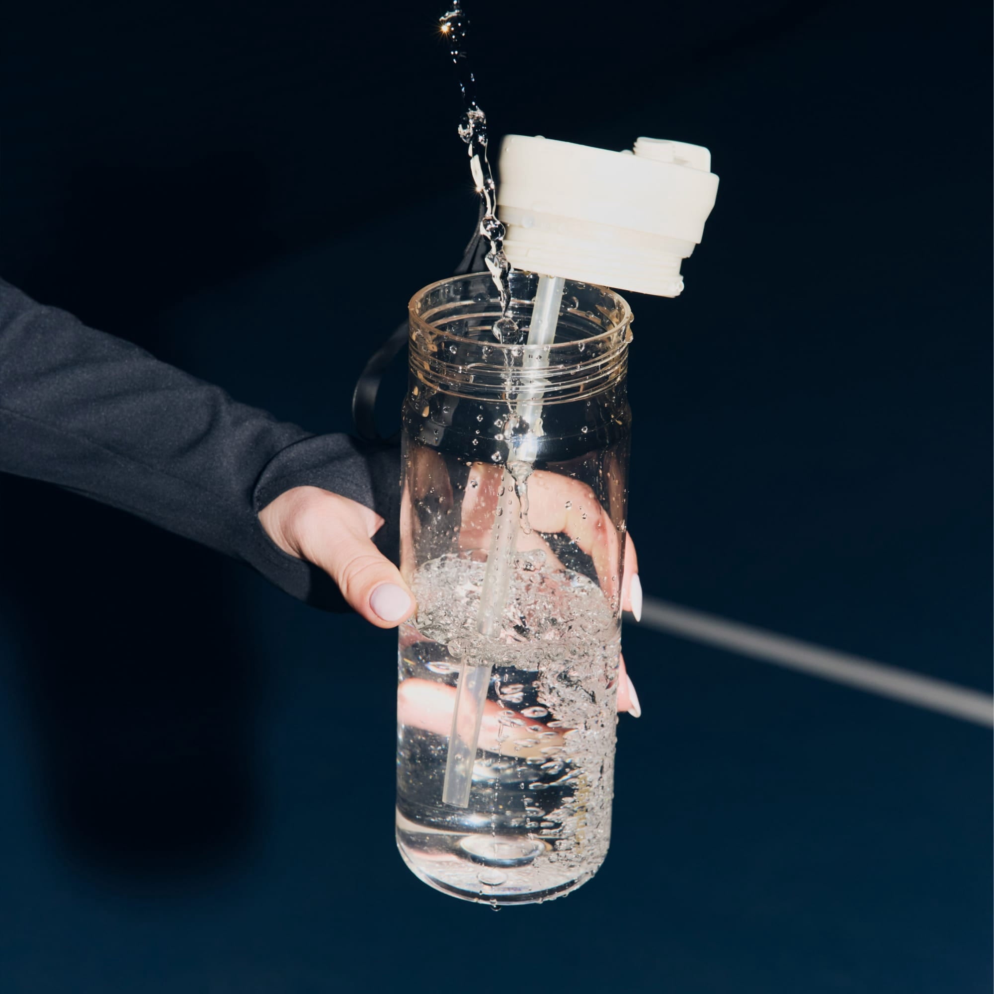 Contigo DualSip Leakproof Plastic Reusable Water Bottle with Carrying Strap, Black/Clear, 24 oz | A68N