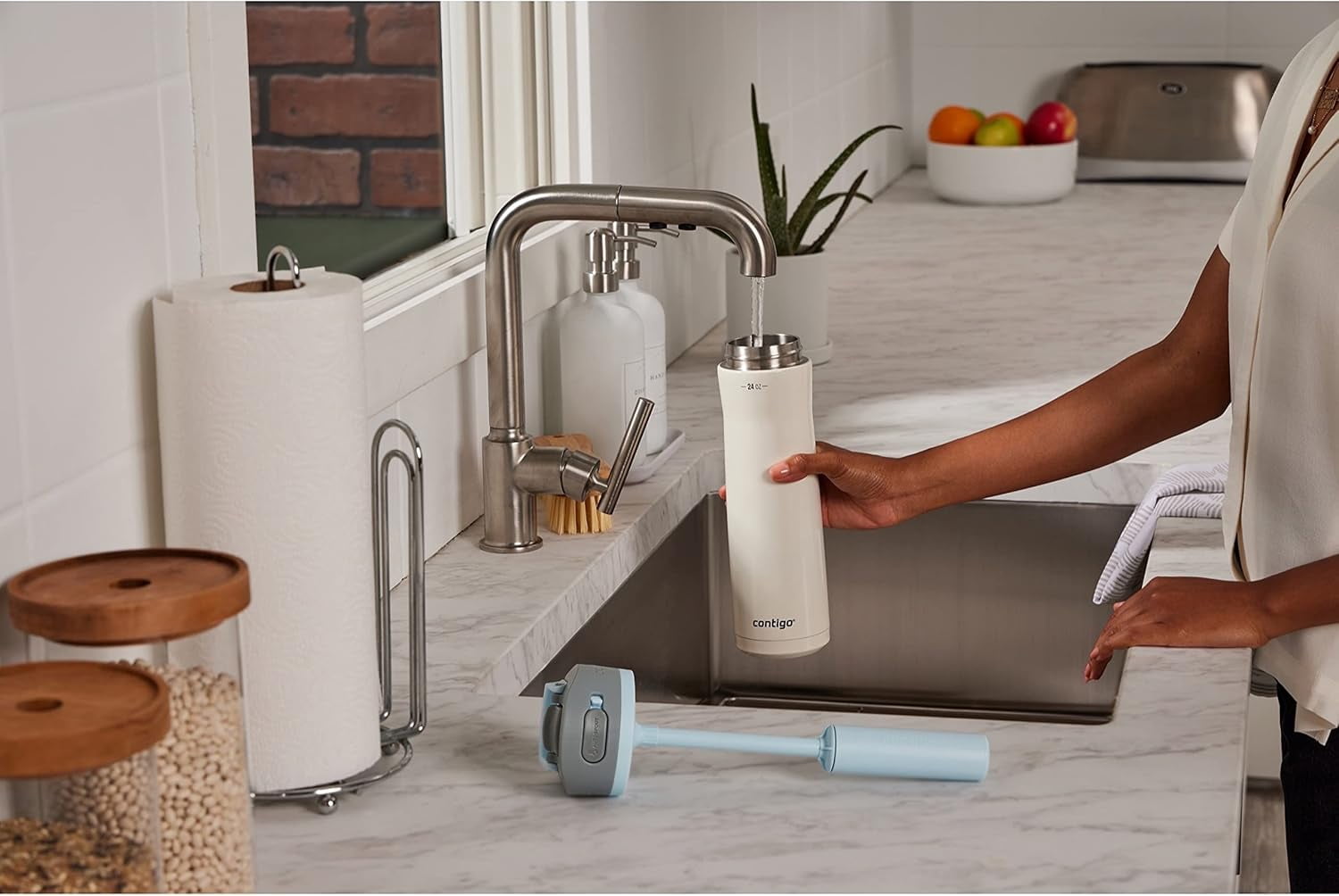 Contigo 24 oz. Wells Chill Stainless Steel Filter Water Bottle - Salt | FVD0