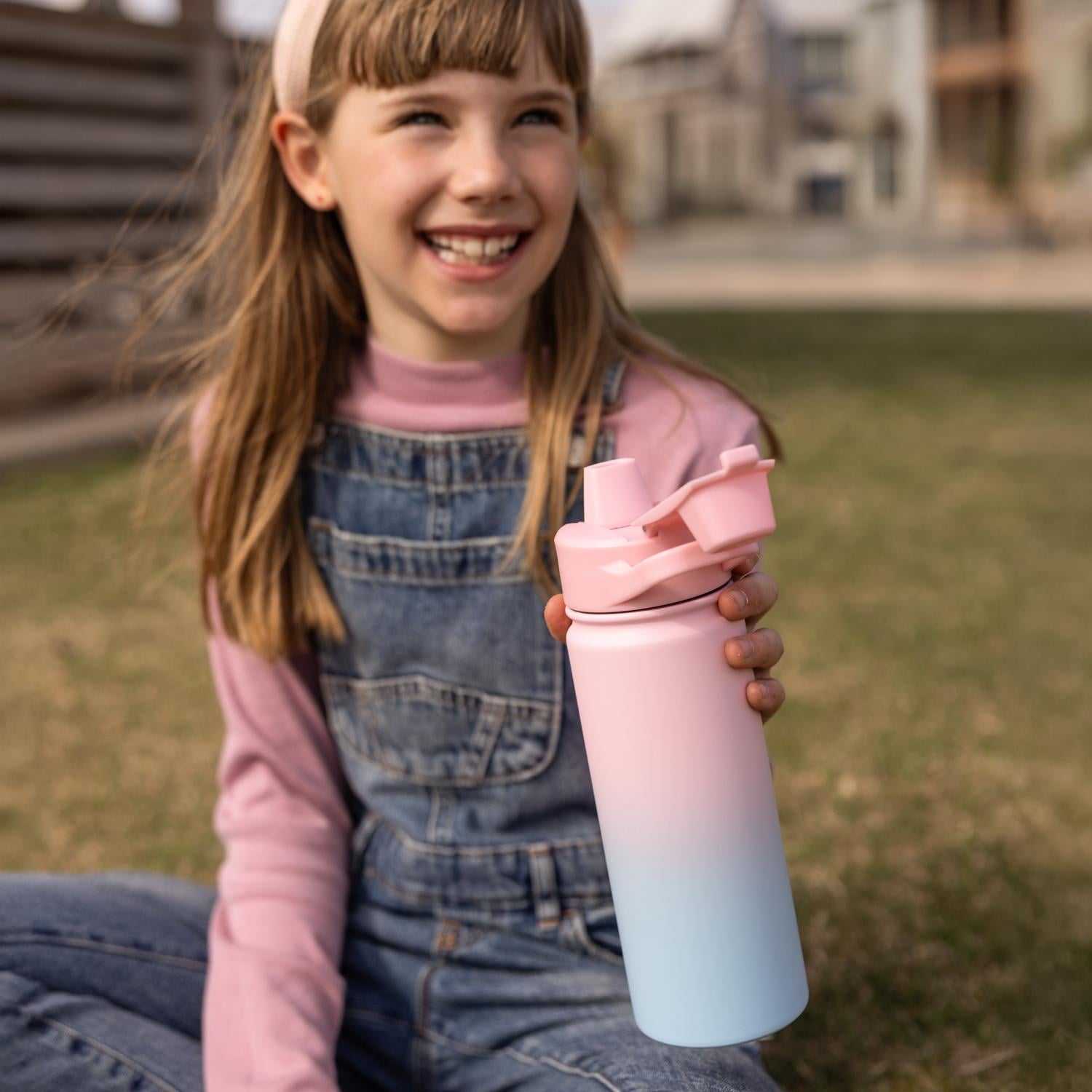 Simple Modern 18 fl oz Insulated Stainless Steel Summit Water Bottle with Covered Silicone Straw Lid | Sweet Taffy | RF72