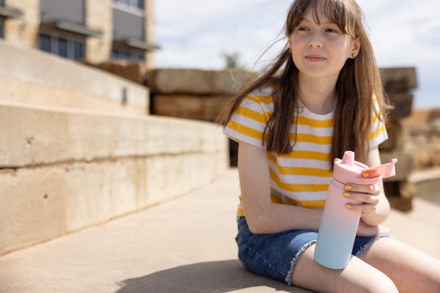 Simple Modern 18 fl oz Insulated Stainless Steel Summit Water Bottle with Covered Silicone Straw Lid | Sweet Taffy | RF72