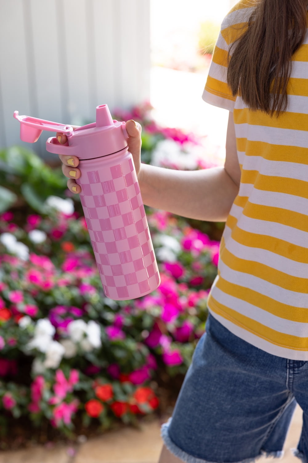 Simple Modern 18 fl oz Insulated Stainless Steel Summit Water Bottle with Covered Silicone Straw Lid | Sweet Taffy | RF72